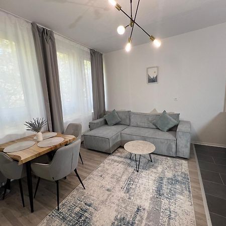 Queens Peak Apartments Colonia Esterno foto